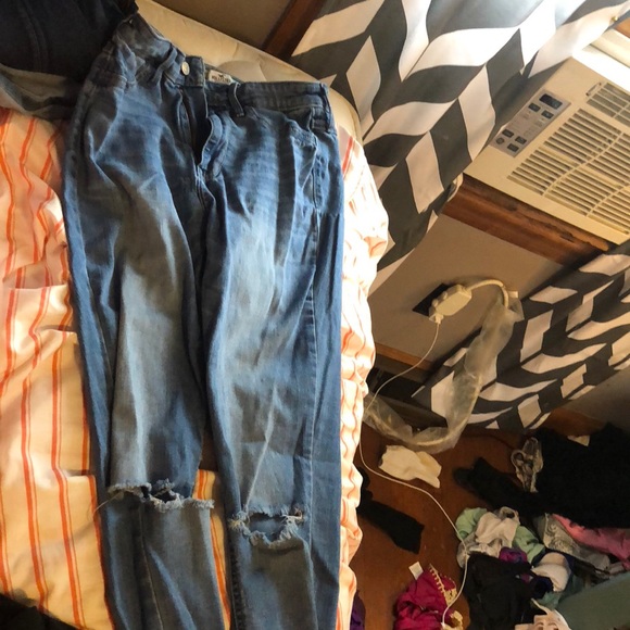 Jeans - Picture 2 of 4